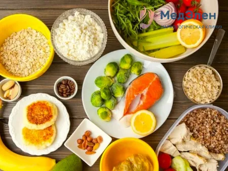 Полезная еда на столе